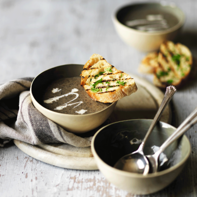 creamy-mushroom-soup-with-garlic-toasts